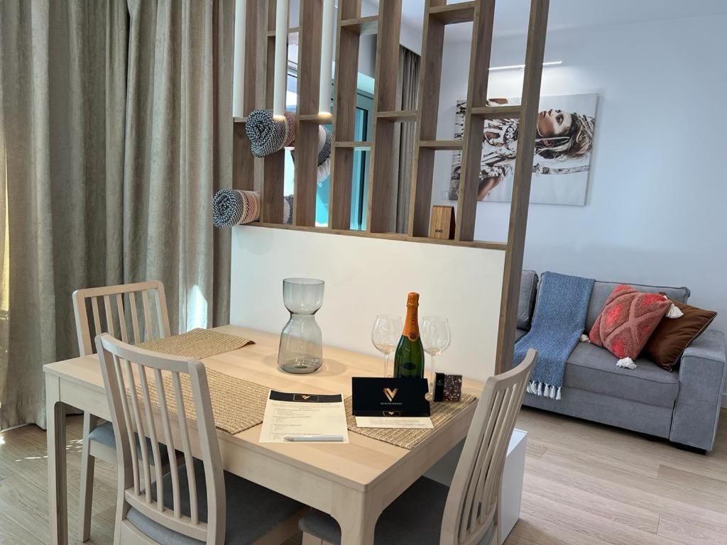 Modern Vero Apartments Yacht Park กดิเนีย ภายนอก รูปภาพ